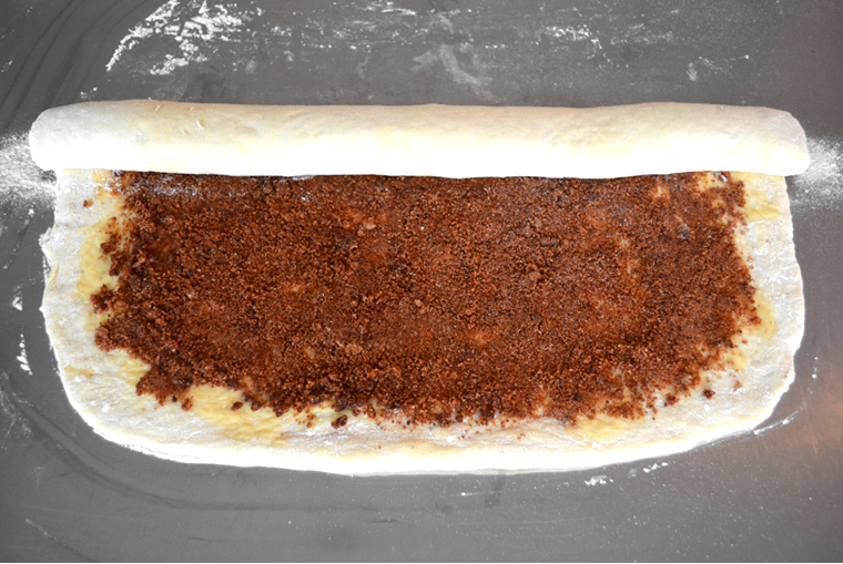 cinnamon-rolls12_acookscanvas-copyright2012-2016_71-copy