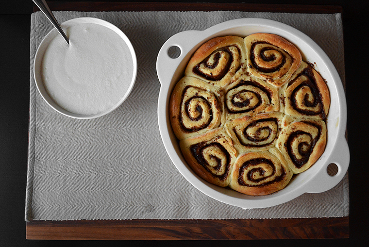 cinnamon-rolls15_acookscanvas-copyright2012-2016_71-copy