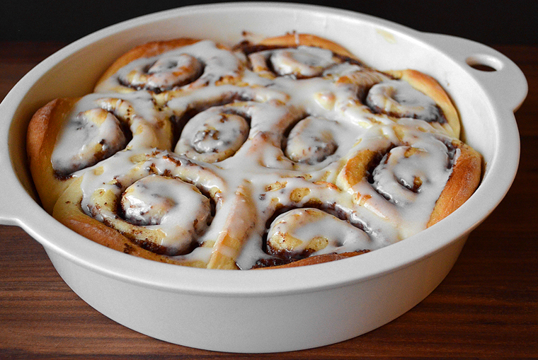 cinnamon-rolls18_acookscanvas-copyright2012-2016_71-copy
